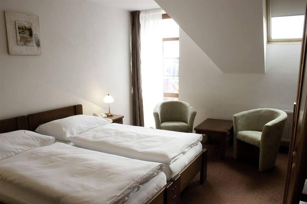 Místo Pytloun Wellness Hotel Hasistejn מראה חיצוני תמונה